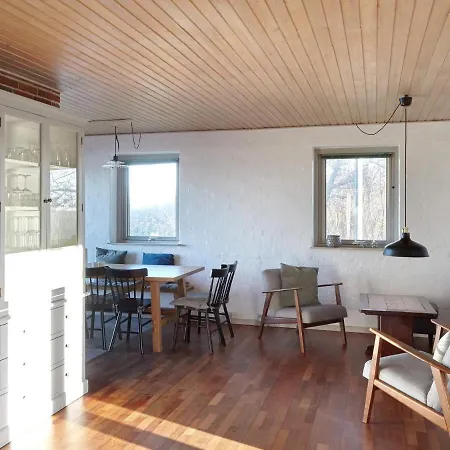 12 Person In Sjaellands Odde-by Traum